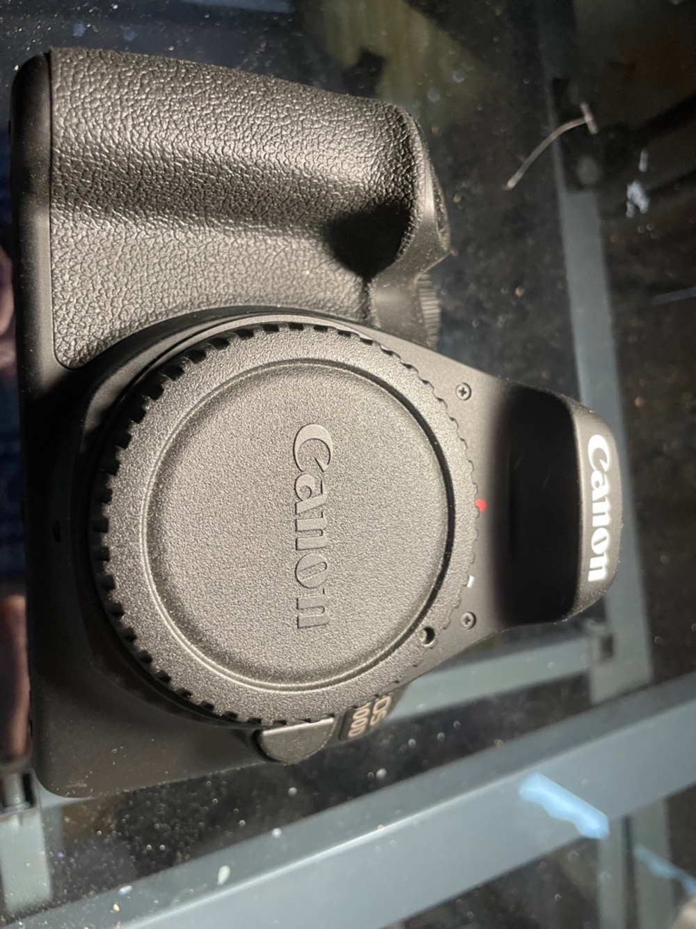 Canon EOS 4000d with 55-250 mm macro lens and 18-55 mm lens with battery